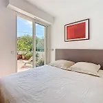 Cap Dantibes Duplex Terraces & Nearby *